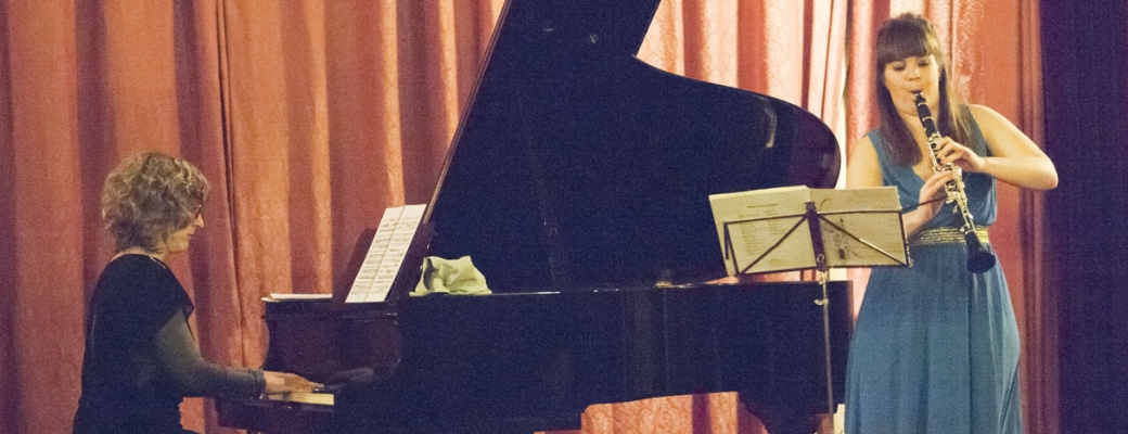 Claudia Reyes, clarinet Ana Galindo, piano
